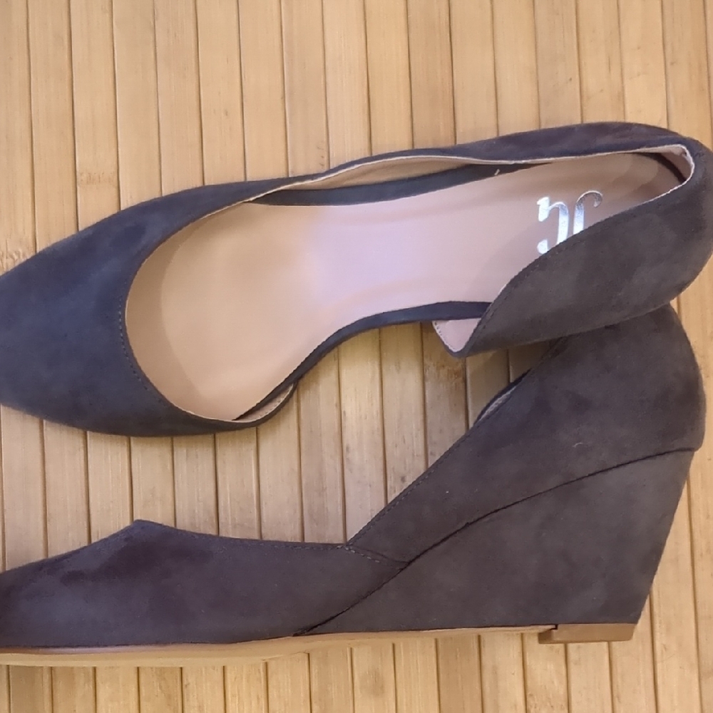 Women's Suede Wedge Heels Shoes by JG - Dark Gray, Size 11, NEW, nwt